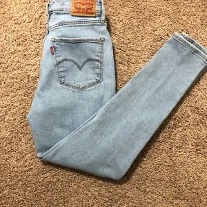 Levi’s 721 High Rise Skinny Jeans